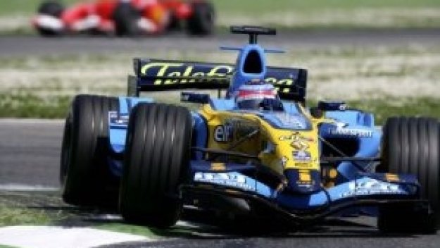 Рено доминира на тренировките във Франция