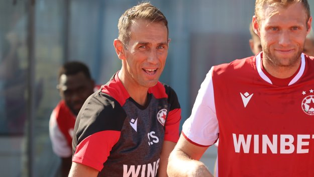 Саката ще го играе треньор в Бургас