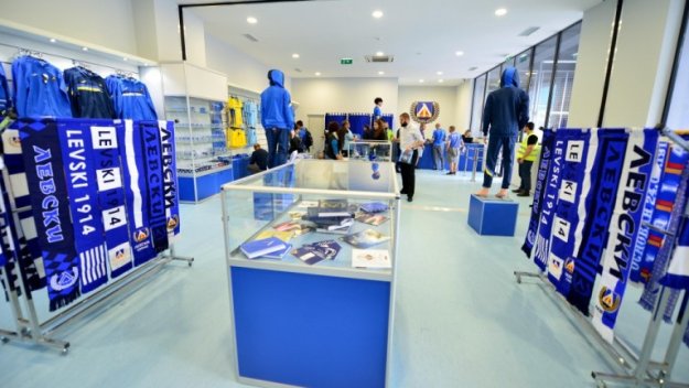 От Левски обявиха празнично работно време на клубния магазин