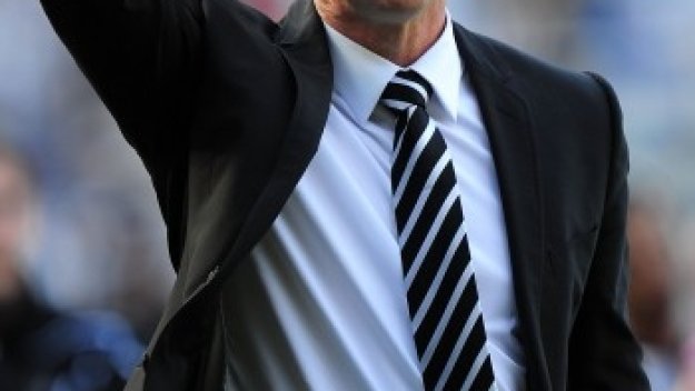 Алан Пардю: Искам Мевлют Ердинч и Демба Ба в Нюкасъл