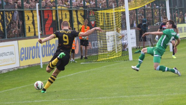 Огромни опашки за билети дни преди дербито на Пловдив