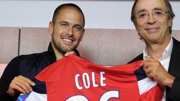 Лил бие във Франция, Джо Коул с асистенция при дебюта си