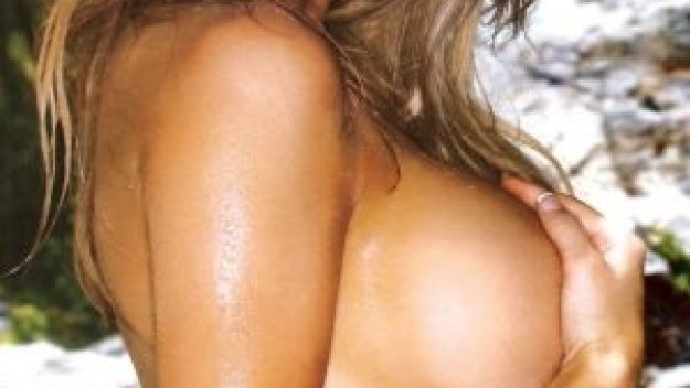 Гадже на английски футболист не може да спи заради силикон