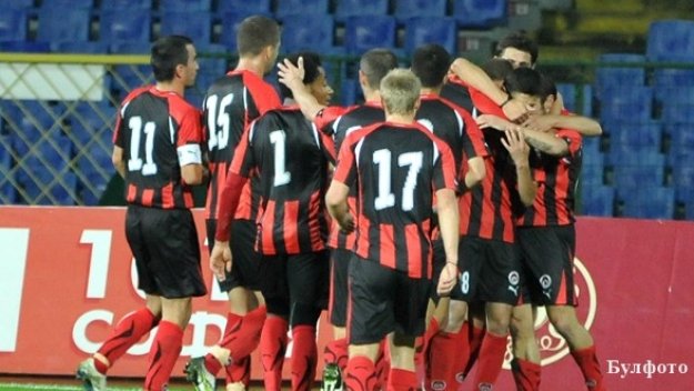 Американец прати Локо Сф в Европа