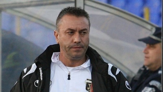 Неделчо Матушев се оплака от терена на &quot;Тича&quot;