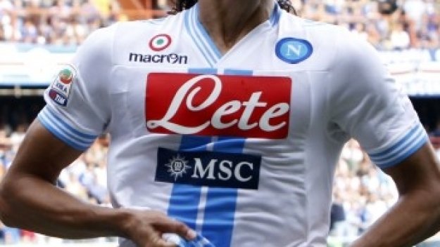 Кавани не знае за интерес от Арсенал