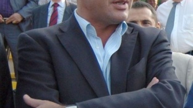 Русия и Италия помагат на Боби за УЕФА