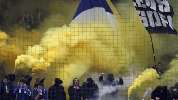 Осъдиха двама фенове след Миньор - Левски