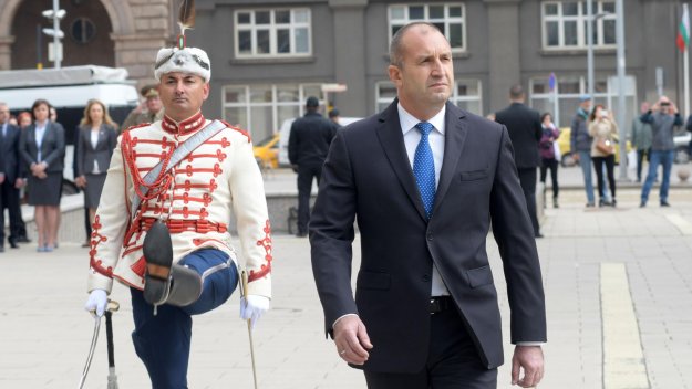 Битката за Пловдив: Румен Радев ще гледа финала между Ботев и Локомотив
