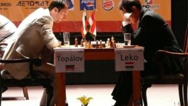 Топалов победи с черните фигури Петер Леко