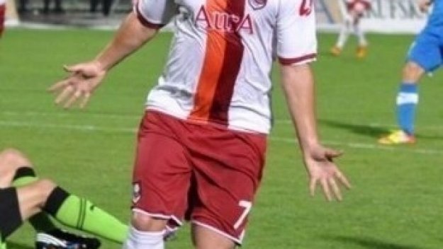 Хюсеинович ще взима по 250 000 евро годишно в ЦСКА