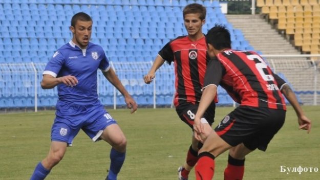 Черноморец изпусна третото място