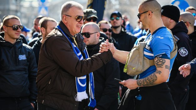 Левски призова феновете си да са с шал на отбора