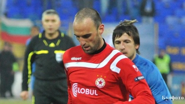 Левски и ЦСКА продължават да пропадат