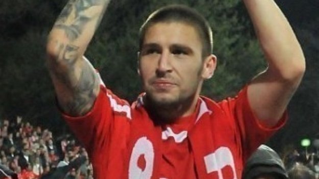 Бандата си намали заплатата в ЦСКА