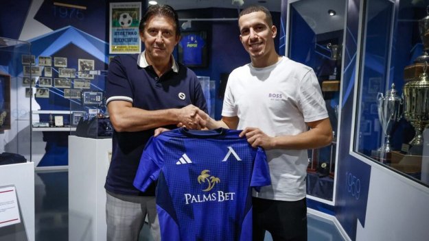 Ще има ли трансфер? Звезда на Левски отива в по-богат клуб