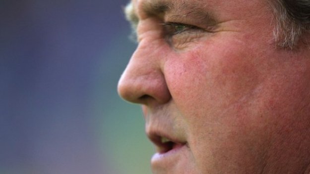 Сам Алърдайс и Стив Брус поискаха да поемат Англия