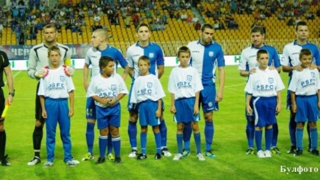 Халф от Португалия ще дебютира за &quot;акулите&quot;