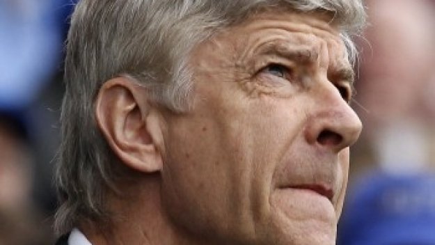 Венгер предлага временни наказания във футбола