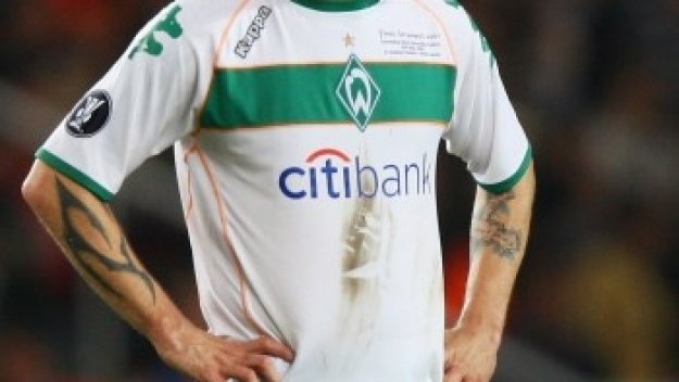 Капитанът на Вердер: Съдиите ни режат тотално