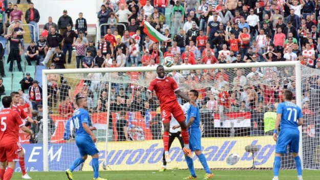 Абдеррахман Мезиани може да заиграе в Левски