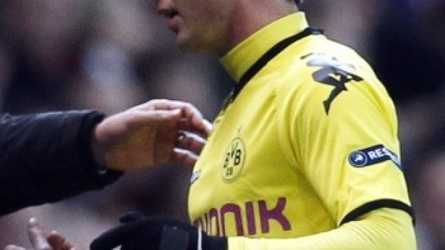 Гьотце преподписа с Дортмунд до 2016 година