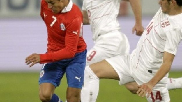 Барса без Алексис за един месец