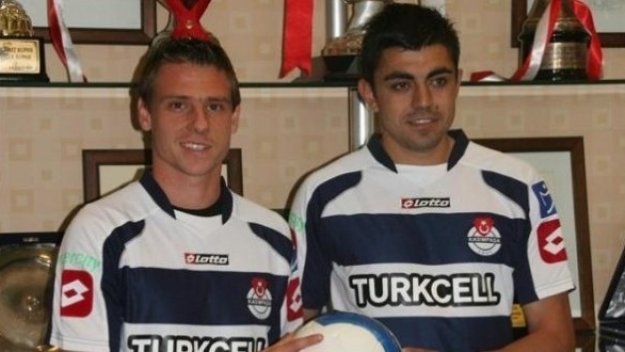 Страхотен Хичо с два гола при класически успех на Кашъмпаша