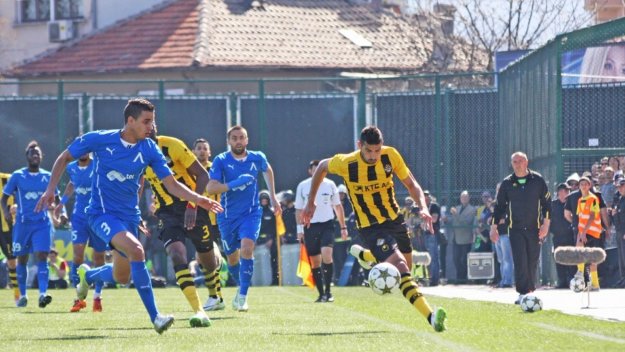 Левски шокира Ботев в дебюта на Топузаков