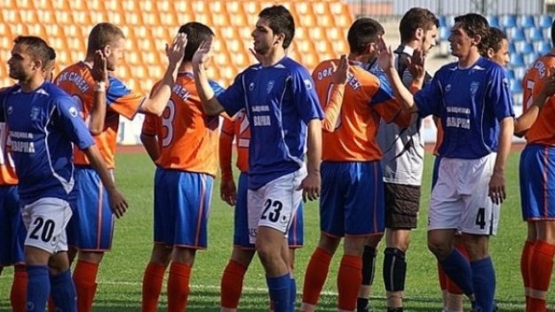 Родното Каляри се закани да удари Локо (Сф)