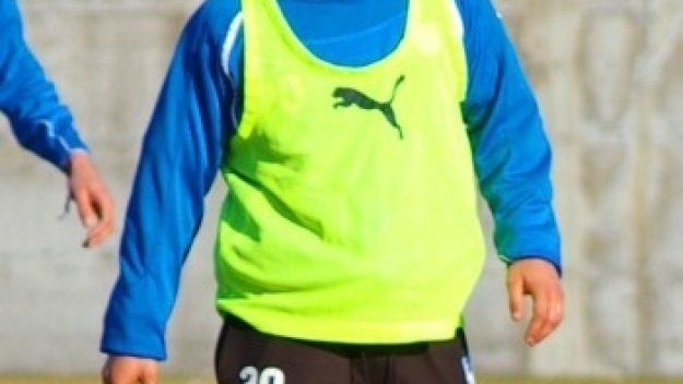 Гочето прати двама дебелаци при юношите