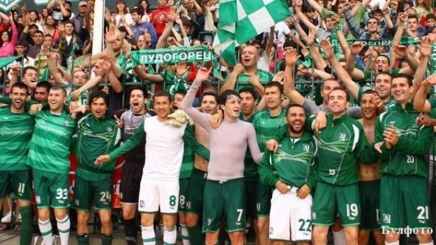 Лудогорец се измъчи срещу Светкавица, но стигна до успеха