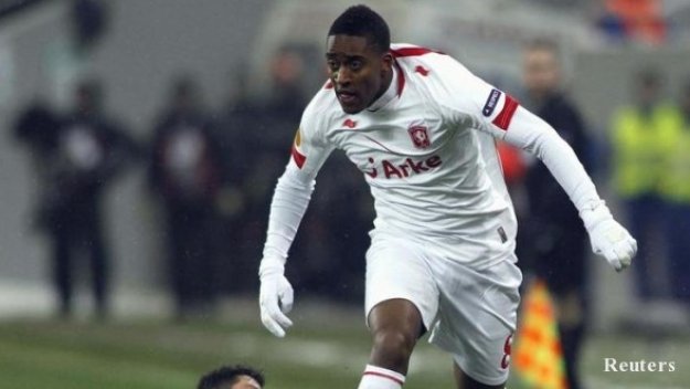 Евертън привлече звезда на Твенте