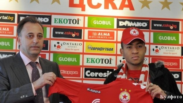 Анисе все още без картотека в ЦСКА