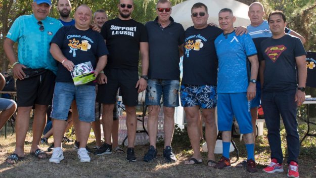 Вдигат паметник на Гунди в "Редута"