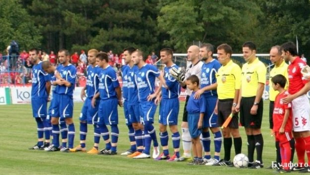 Светкавица се стяга за втора дивизия