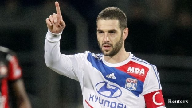 Лион отказа оферта от Юве за Лисандро Лопес