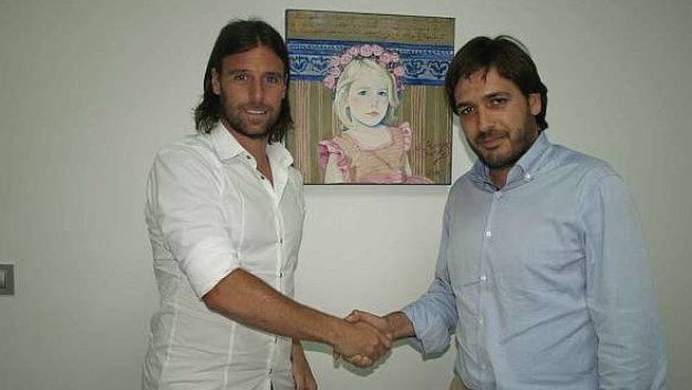 Виляреал взе и Фернандо Кавенаги