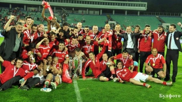 Най-добрите родни отбори със сериозен прогрес за последния месец