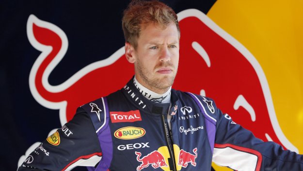 Наказаха Фетел да тръгне с 5 места по-назад