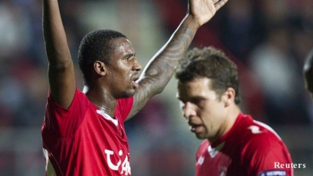 Твенте и ПСВ мачкат, Манолев и Михайлов с по 90 минути