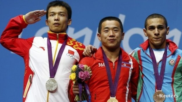 Носят наш Вальо на ръце в Азербайджан