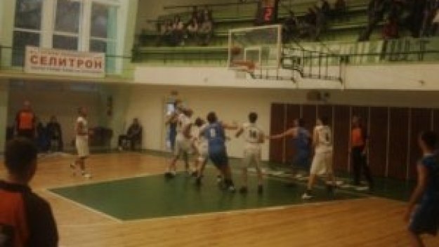 Георги Младенов пое Балкан