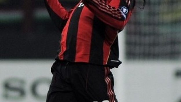 Роналдиньо вече установи контакт с Лос Анджелис Галакси