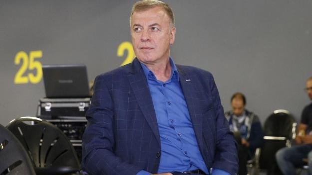 Нов курс на "Герена": Наско Сираков шокиран от заплатите в Локо Пловдив