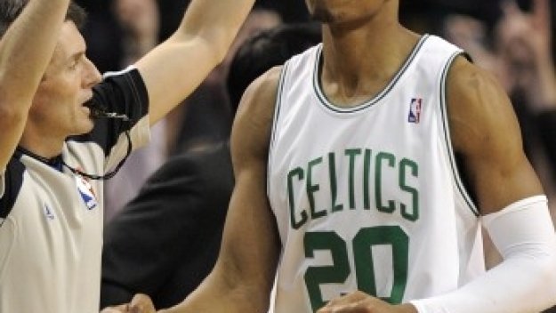 Без Шак Бостън се измъчи с Чикаго