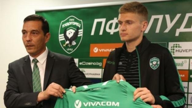 Зашиха пениса на бивш играч на Лудогорец