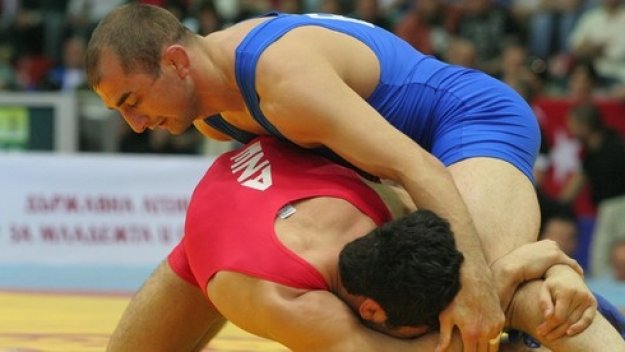 Бързаков с шанс за световното