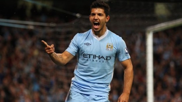 Жестоки освирквания на &quot;Рийбок Стейдиъм&quot; очакват Агуеро