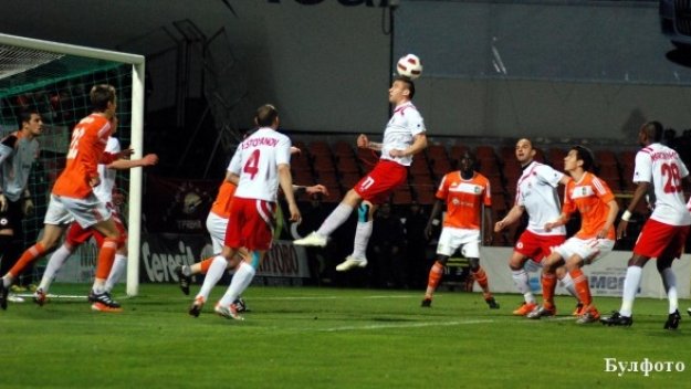 Букмейкърите отписаха Левски, предричат титла за ЦСКА или Литекс